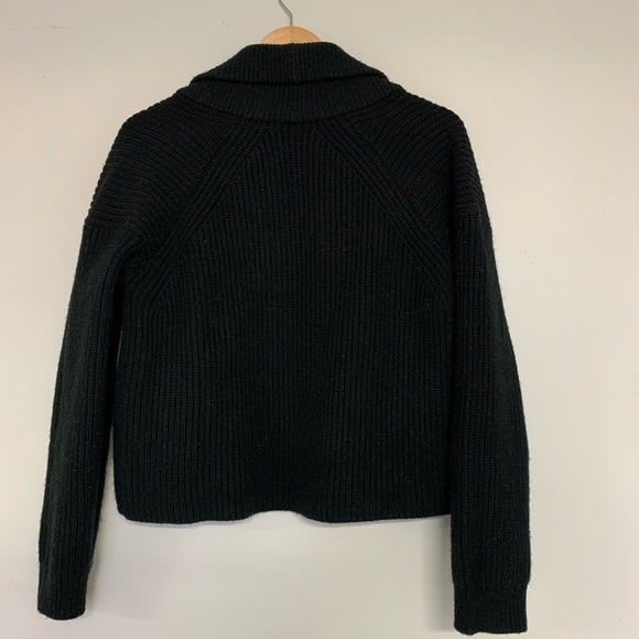 Banana Republic Sweater - Picture 4 of 4